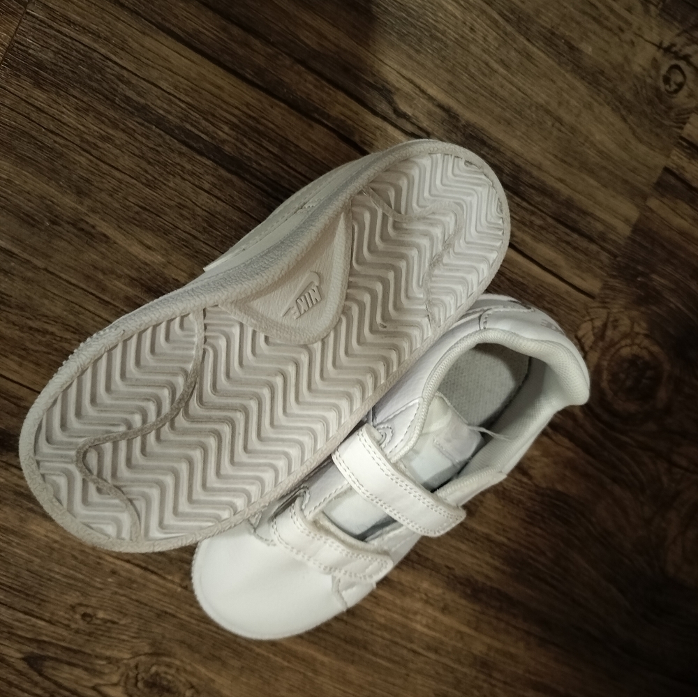 Nike toddler shoes size 9c